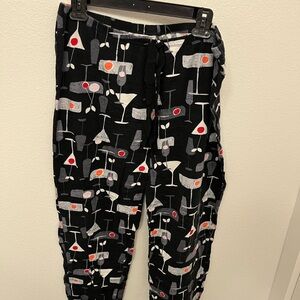 HUE Black and White Graphic Pants